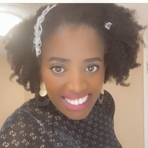 Meet your Posher, Elodie